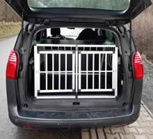 XL klec v Peugeot 5008